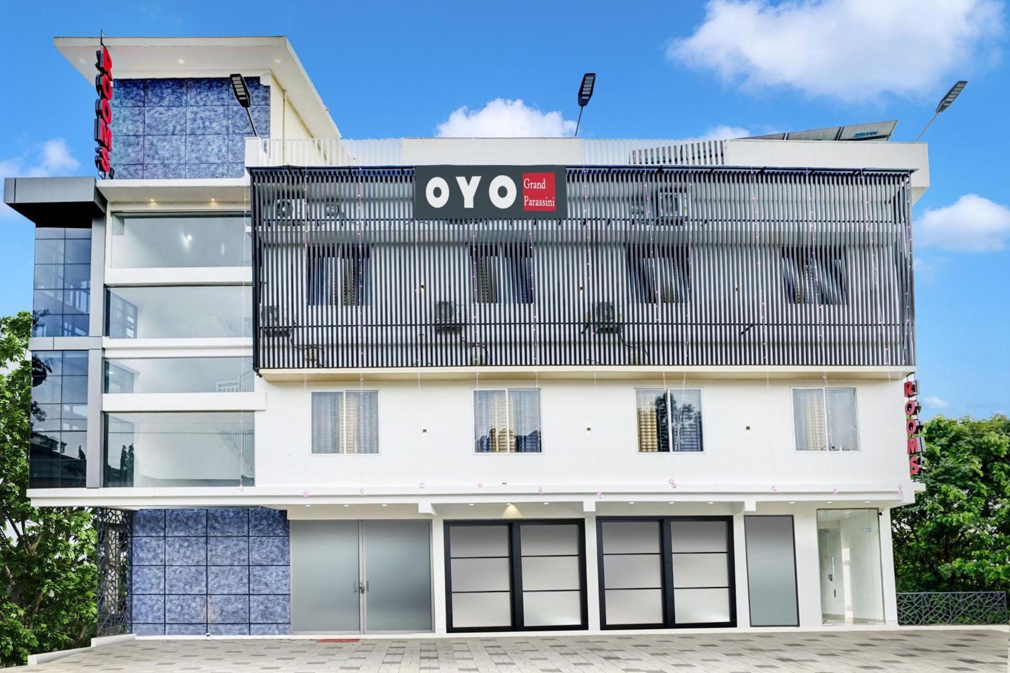 Hotel O Grand Parassini Pāppinisseri Kültér fotó