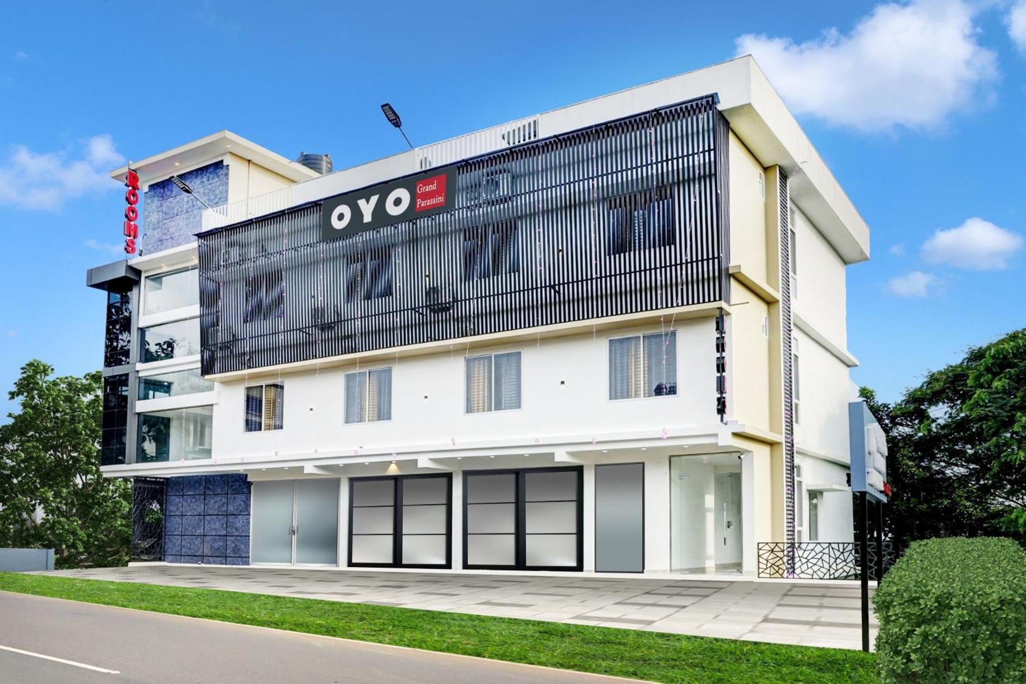 Hotel O Grand Parassini Pāppinisseri Kültér fotó